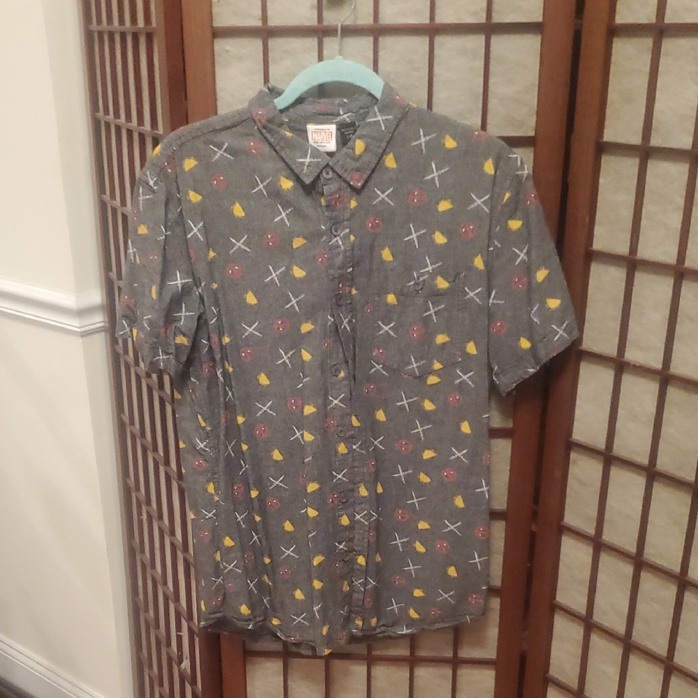 Levi's Casual Gray and Red Button Down Shirt with Unique Pattern